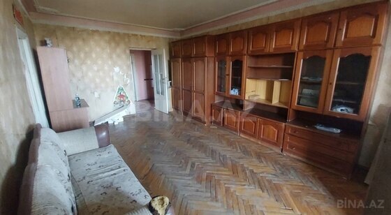 4 otaqlı Köhnə tikili, Elmlər Akademiyası m., Bakı