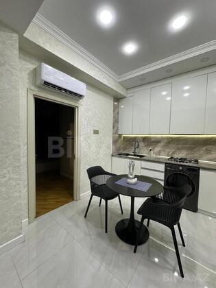 2 otaqlı Yeni tikili, Elmlər Akademiyası m., Bakı