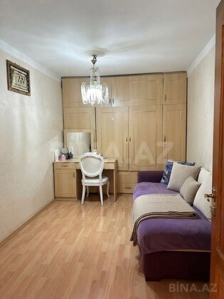 2 otaqlı Köhnə tikili, Elmlər Akademiyası m., Bakı