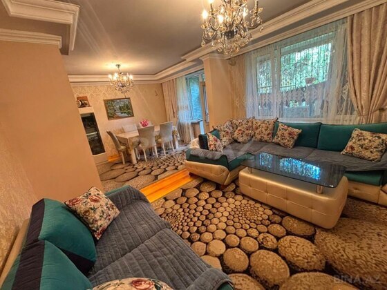 4 otaqlı Köhnə tikili, Qaraçuxur q., Bakı