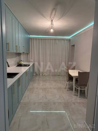 4 otaqlı Köhnə tikili, Xalqlar Dostluğu m., Bakı