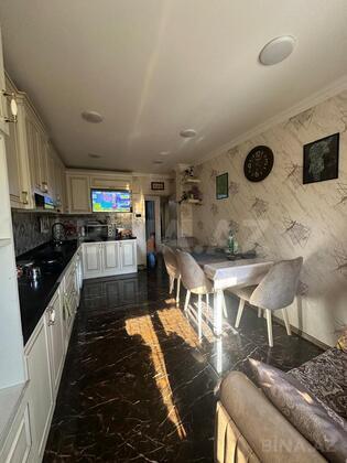 3 otaqlı Köhnə tikili, Neftçilər m., Bakı