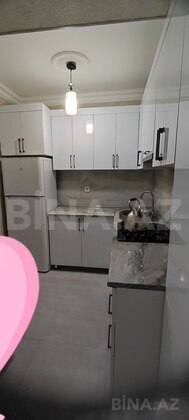 2 otaqlı Köhnə tikili, Elmlər Akademiyası m., Bakı