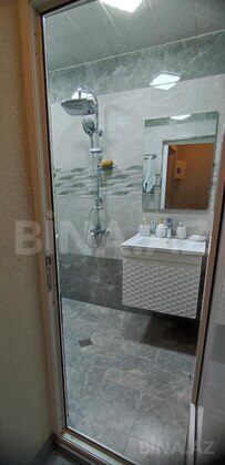 2 otaqlı Köhnə tikili, Elmlər Akademiyası m., Bakı