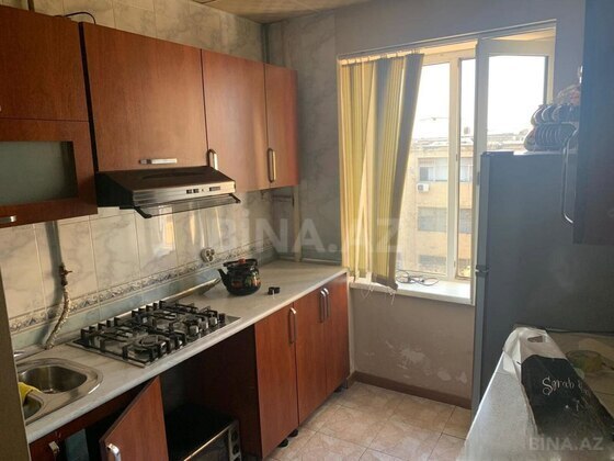 3 otaqlı Köhnə tikili, Həzi Aslanov m., Bakı