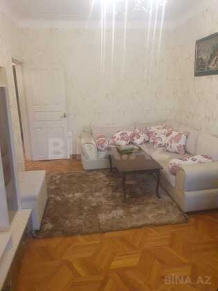 3 otaqlı Köhnə tikili, Azadlıq Prospekti m., Bakı