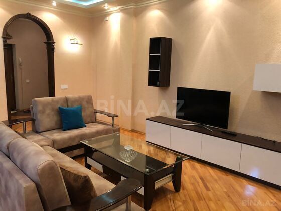 3 otaqlı Yeni tikili, Nizami m., Bakı