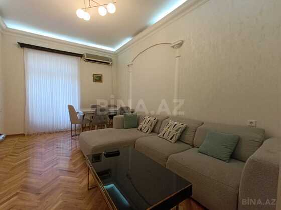 3 otaqlı Köhnə tikili, Sahil m., Bakı