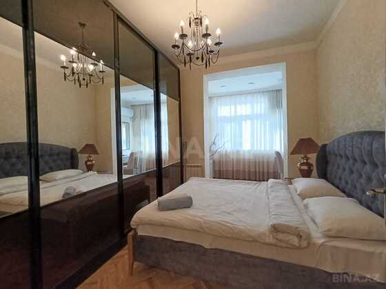 3 otaqlı Köhnə tikili, Sahil m., Bakı