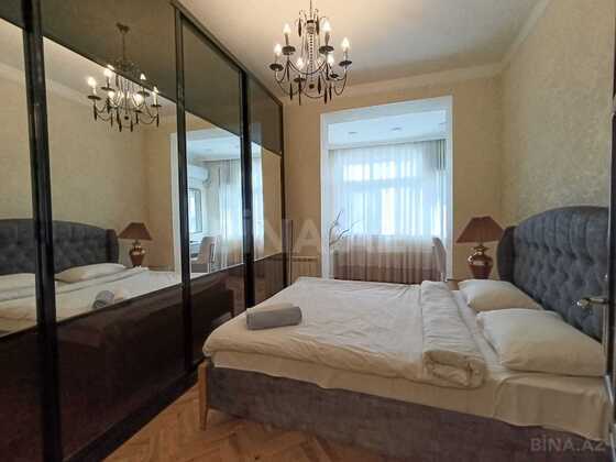3 otaqlı Köhnə tikili, Sahil m., Bakı