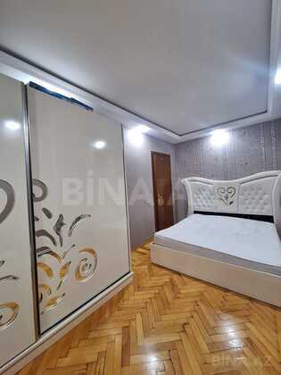 2 otaqlı Köhnə tikili, Elmlər Akademiyası m., Bakı