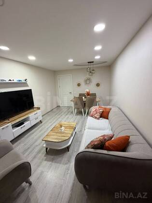 3 otaqlı Köhnə tikili, Qara Qarayev m., Bakı