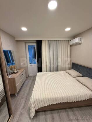 3 otaqlı Köhnə tikili, Qara Qarayev m., Bakı