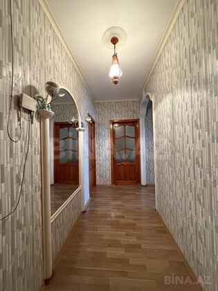 3 otaqlı Köhnə tikili, Bakıxanov q., Bakı