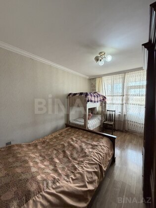 3 otaqlı Köhnə tikili, Bakıxanov q., Bakı
