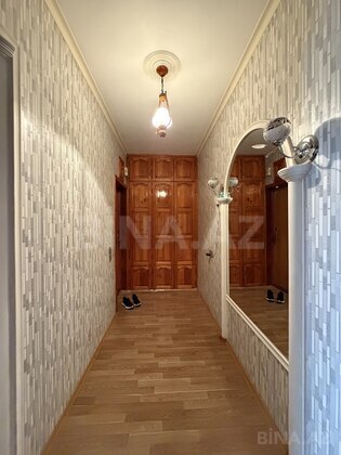 3 otaqlı Köhnə tikili, Bakıxanov q., Bakı
