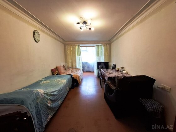 3 otaqlı Köhnə tikili, Qara Qarayev m., Bakı