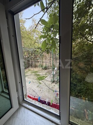 4 otaqlı Köhnə tikili, Bakıxanov q., Bakı