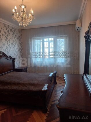 3 otaqlı Köhnə tikili, Memar Əcəmi m., Bakı