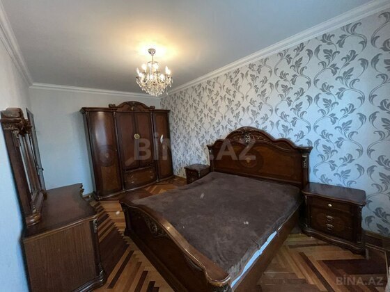 3 otaqlı Köhnə tikili, Memar Əcəmi m., Bakı