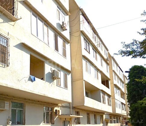 3 otaqlı Köhnə tikili, Bakıxanov q., Bakı