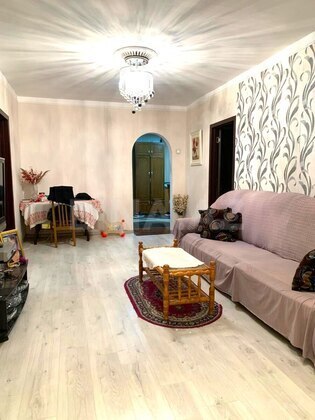 3 otaqlı Köhnə tikili, Gənclik m., Bakı