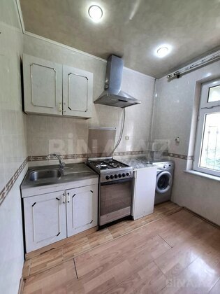 3 otaqlı Köhnə tikili, Gənclik m., Bakı