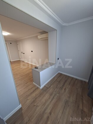 3 otaqlı Köhnə tikili, Qara Qarayev m., Bakı
