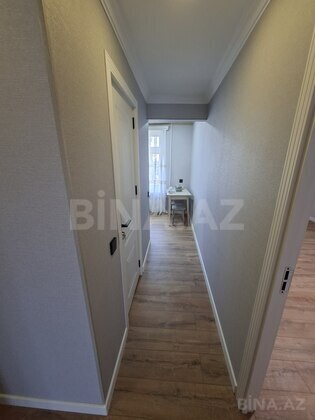 3 otaqlı Köhnə tikili, Qara Qarayev m., Bakı
