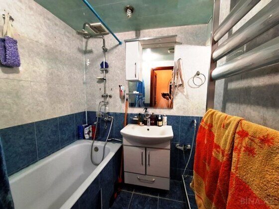 3 otaqlı Köhnə tikili, Neftçilər m., Bakı