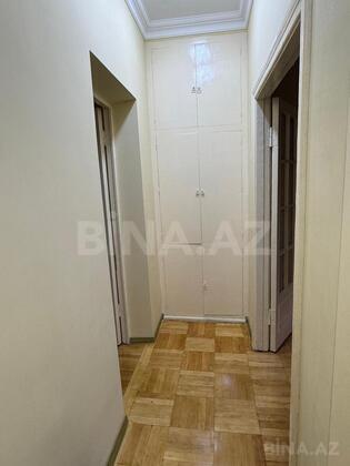 2 otaqlı Köhnə tikili, Elmlər Akademiyası m., Bakı