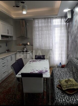 3 otaqlı Yeni tikili, İnşaatçılar m., Bakı
