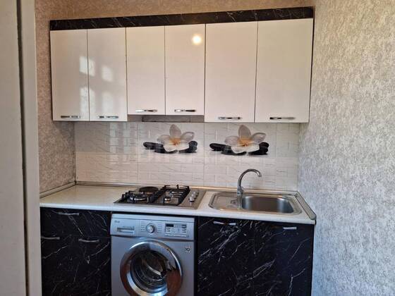 2 otaqlı Köhnə tikili, Memar Əcəmi m., Bakı