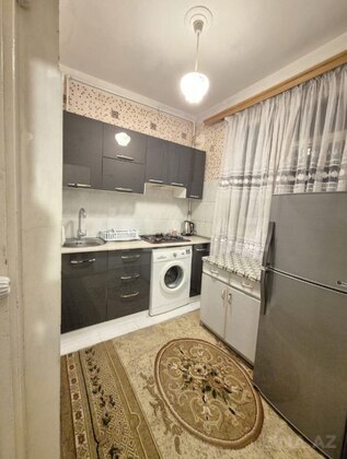 2 otaqlı Köhnə tikili, Memar Əcəmi m., Bakı