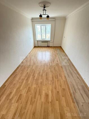 2 otaqlı Köhnə tikili, Neftçilər m., Bakı
