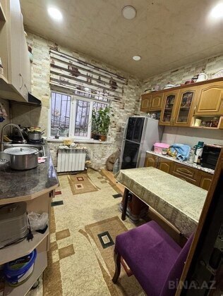 3 otaqlı Köhnə tikili, Memar Əcəmi m., Bakı
