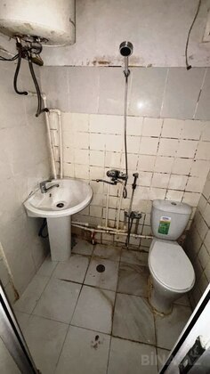 2 otaqlı Köhnə tikili, Elmlər Akademiyası m., Bakı