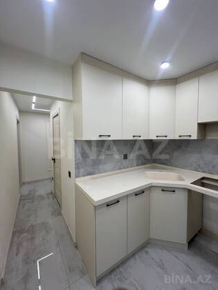 3 otaqlı Köhnə tikili, Elmlər Akademiyası m., Bakı
