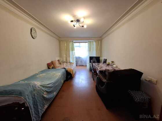 3 otaqlı Köhnə tikili, Qara Qarayev m., Bakı