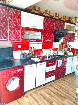 3 otaqlı Köhnə tikili, Bakıxanov q., Bakı