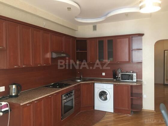 3 otaqlı Yeni tikili, Nizami m., Bakı