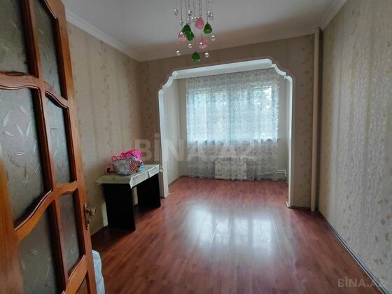 3 otaqlı Köhnə tikili, Həzi Aslanov m., Bakı