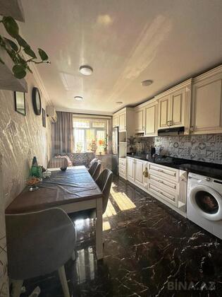 3 otaqlı Köhnə tikili, Neftçilər m., Bakı