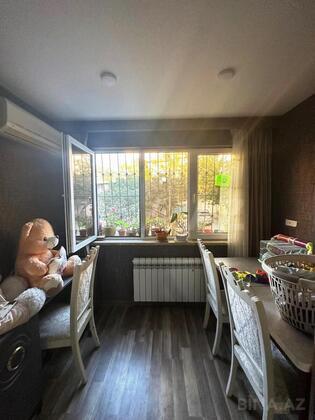 3 otaqlı Köhnə tikili, Neftçilər m., Bakı