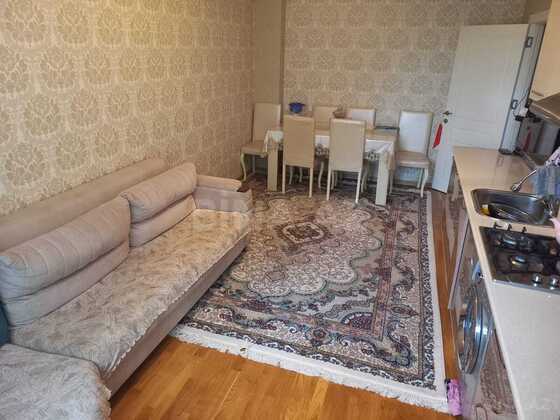 3 otaqlı Yeni tikili, Xırdalan