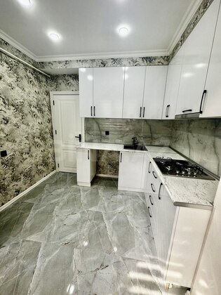 2 otaqlı Köhnə tikili, Qara Qarayev m., Bakı
