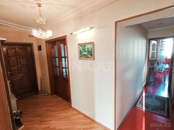 3 otaqlı Köhnə tikili, Qara Qarayev m., Bakı