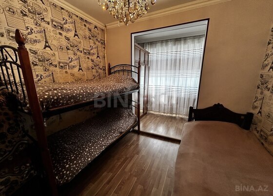 3 otaqlı Köhnə tikili, Bakıxanov q., Bakı