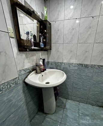 3 otaqlı Köhnə tikili, Bakıxanov q., Bakı