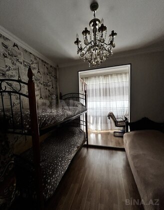 3 otaqlı Köhnə tikili, Bakıxanov q., Bakı